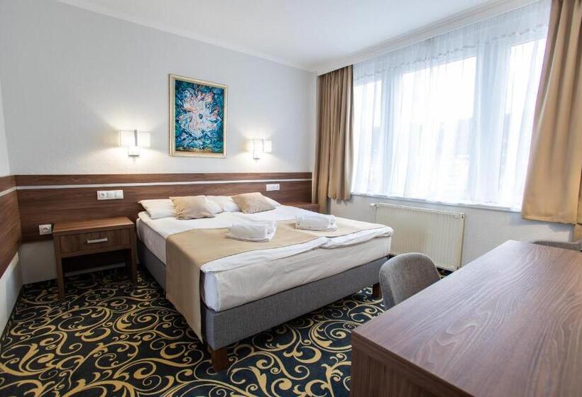 בית מלון כפרי Árpád