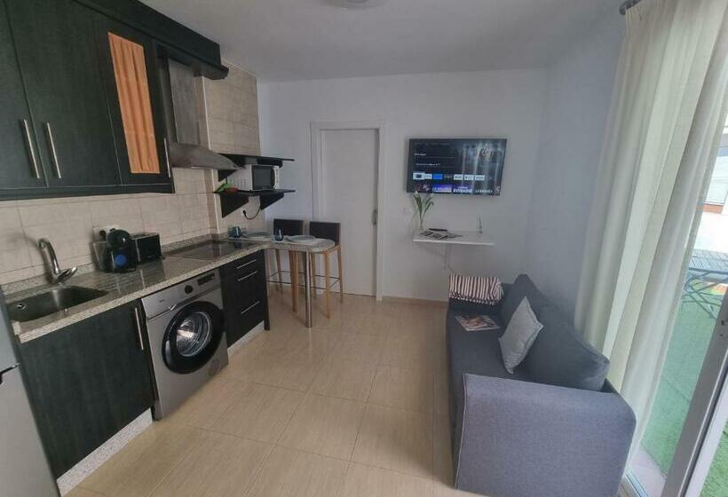 600m De La Playa, Terraza Soleada