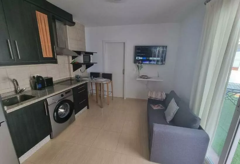 600m De La Playa, Terraza Soleada