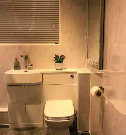 Central Beautiful Renovated Flat Incl Parking