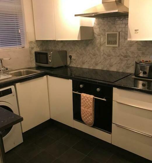 Central Beautiful Renovated Flat Incl Parking