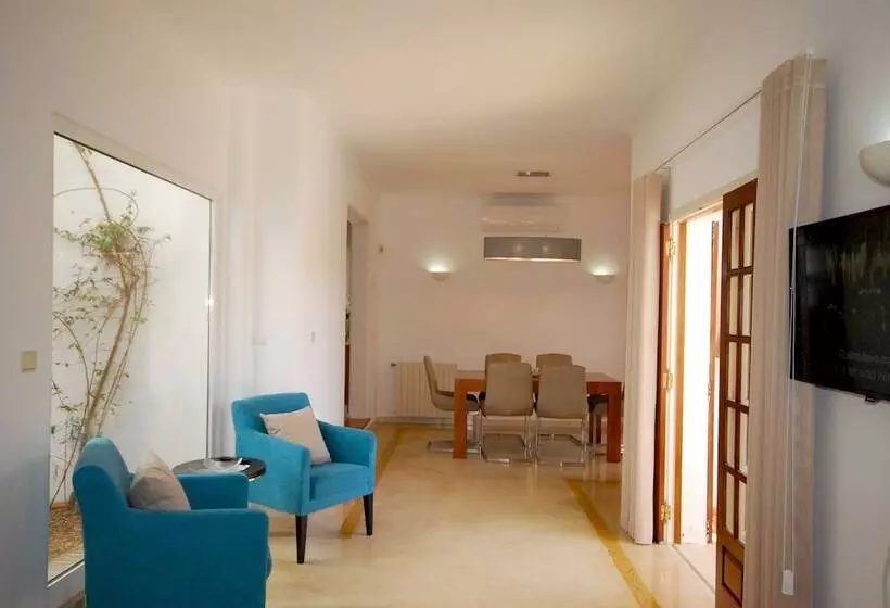 Charming 3 Bed Villa With Pool In Olhos De Agua