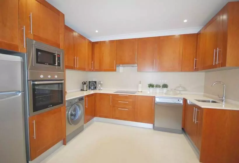 Charming 3 Bed Villa With Pool In Olhos De Agua