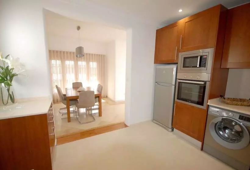 Charming 3 Bed Villa With Pool In Olhos De Agua