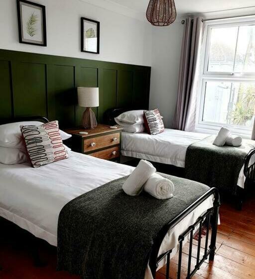 Seaside House Close To Harbour & Beach