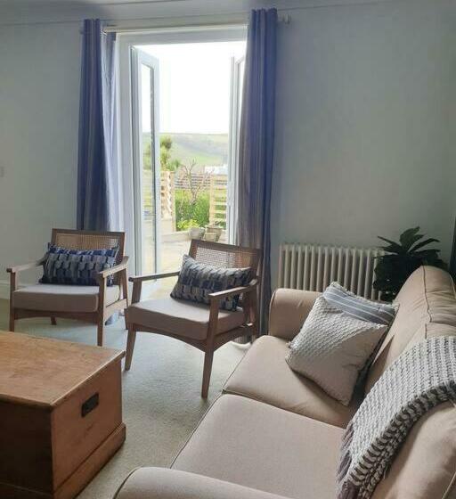 Seaside House Close To Harbour & Beach