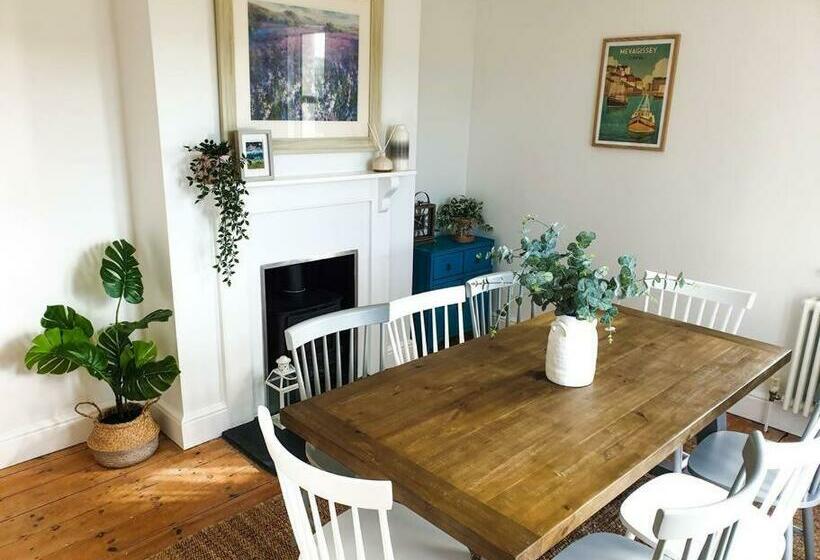 Seaside House Close To Harbour & Beach