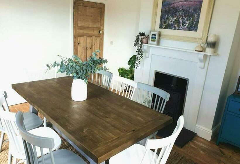 Seaside House Close To Harbour & Beach