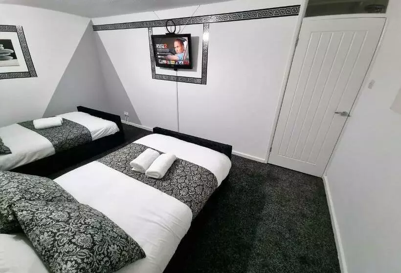 10or Setup For Your Most Relaxed & Amazing Stay + Free Parking + Free Fast Wifi