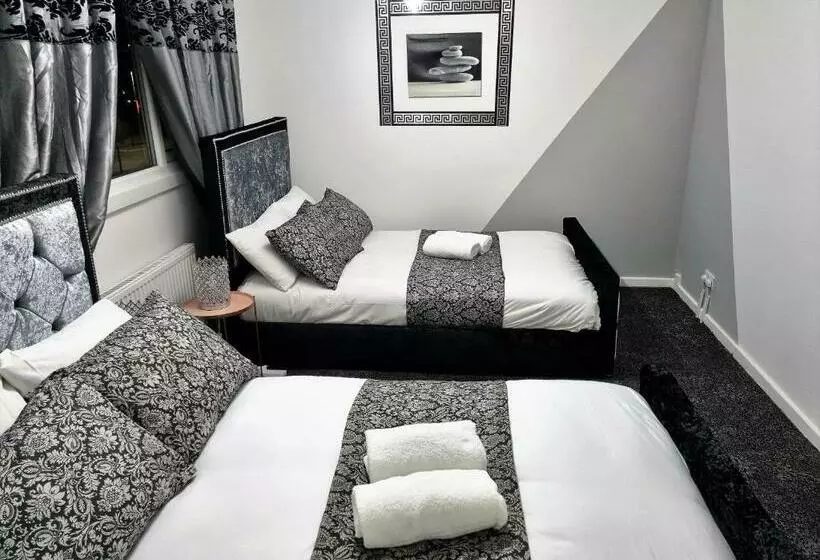 10or Setup For Your Most Relaxed & Amazing Stay + Free Parking + Free Fast Wifi