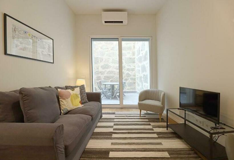 Flh Gaia Homey Flat With Pateo Iii