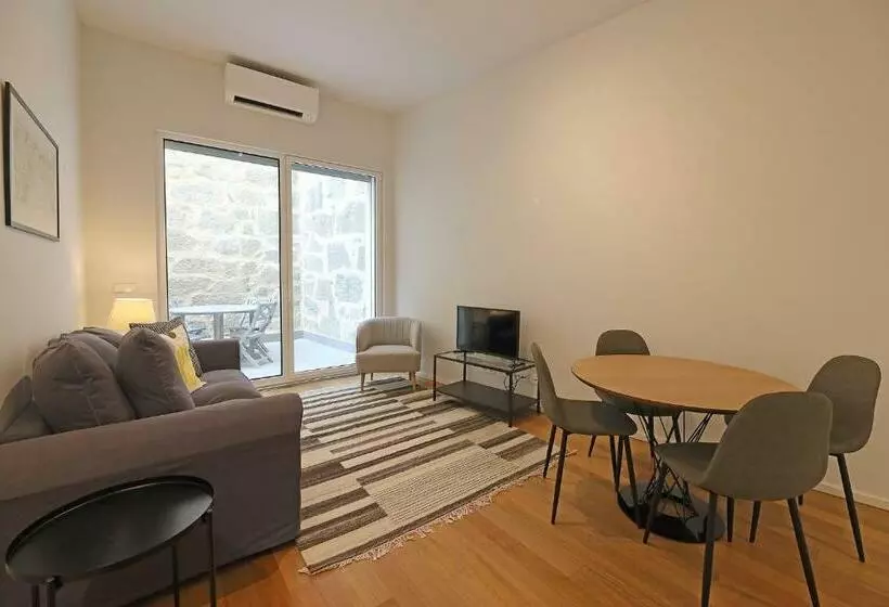 Flh Gaia Homey Flat With Pateo Iii