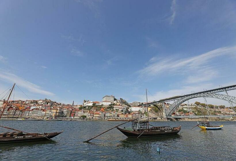 Flh Gaia Homey Flat With Pateo Iii