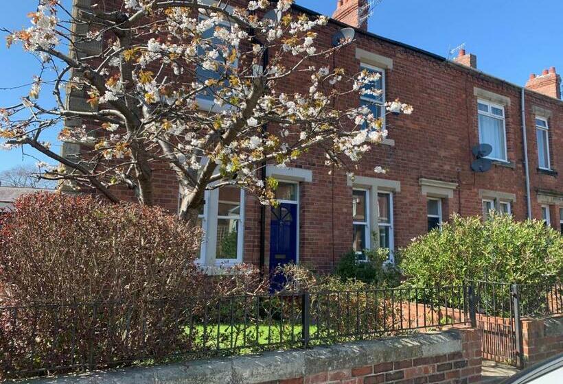 Modern 3 Bed House In The Heart Of Morpeth Town