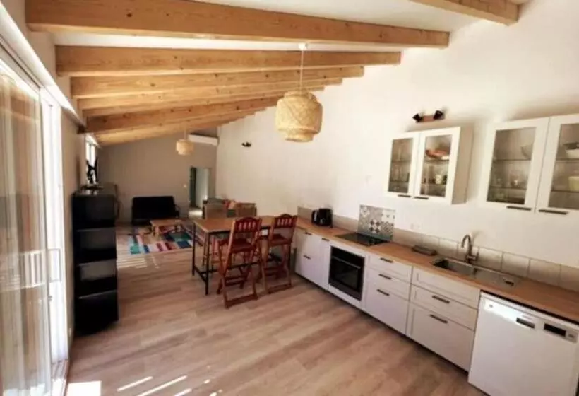 Petit Terme   Piscine   Clim   Parking