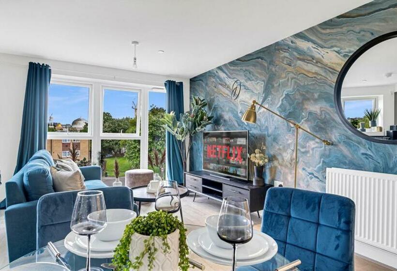 Unique 4 Bed Stay For Families & Contractors 靠近唐人街