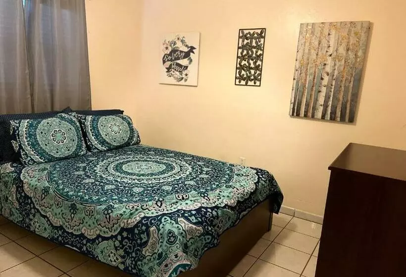 Our Cozy House In The Middle Of Miami
