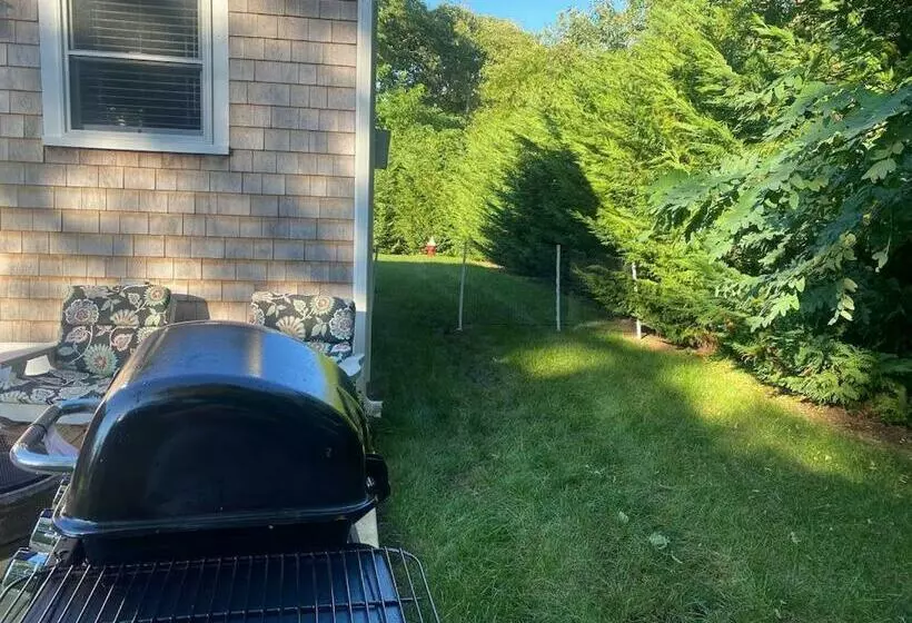 Studio With Deck By Leavetown Vacations