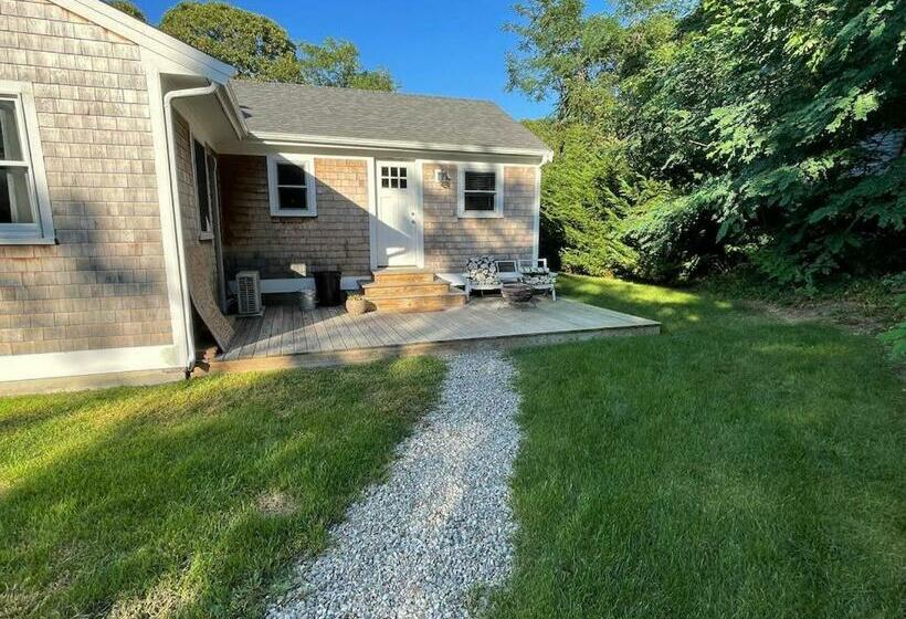 Studio With Deck By Leavetown Vacations