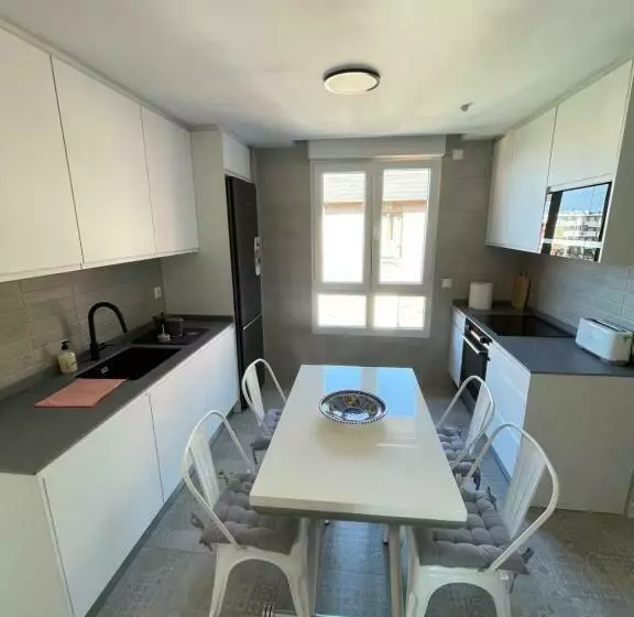 Apartamento Recién Reformado En Somo Junto Iglesia