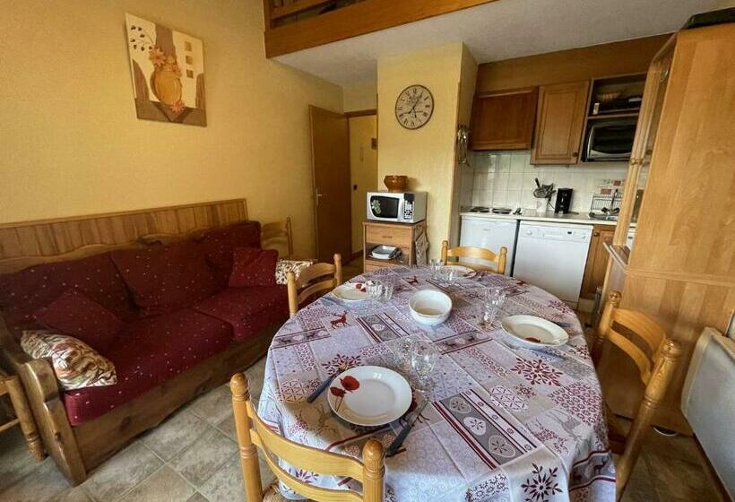 Appartement Lumineux Avec Mezzanine à Praz Sur Arly, Parking, à 400m Du Lac 4 Pers. Fr 1 603 64