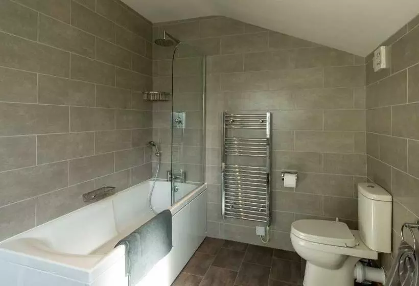 Large Family Home, Great Facilities, Near Frinton Beach