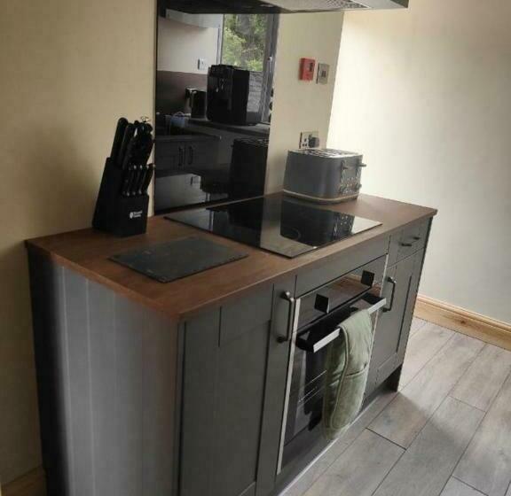 Llew Accommodation   The Townhouse