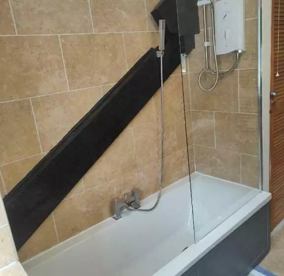 Llew Accommodation   The Townhouse