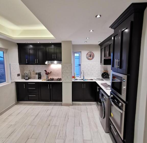 Perfect Appart Grand Baie Centre Next To Super U, 5 Minutes From Beach