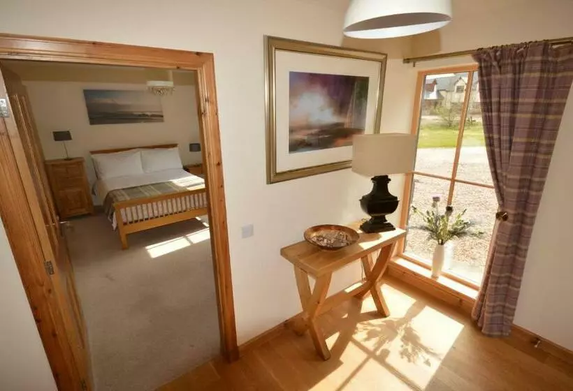 Tall Pines Apartment