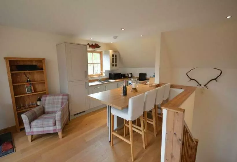 Tall Pines Apartment