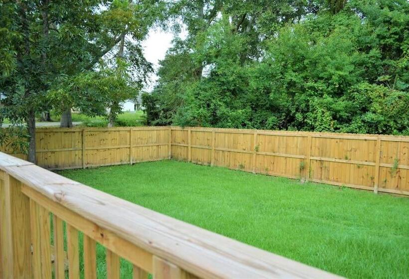 Chateaux Magnolia   Smart Home, W/ Bbq+cornhole!