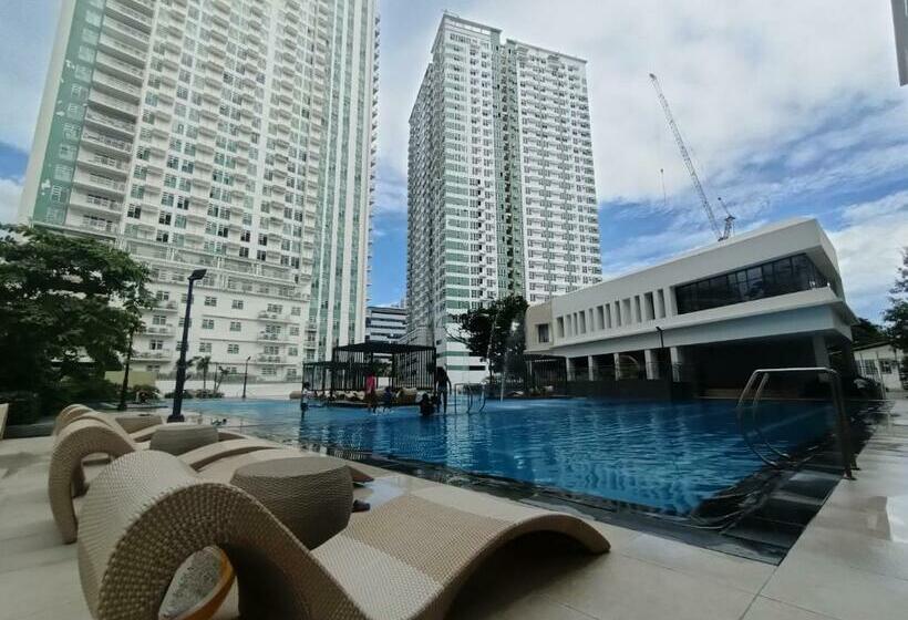 Cozy Room In The Cebu Business District Across Ayala Center Cebu