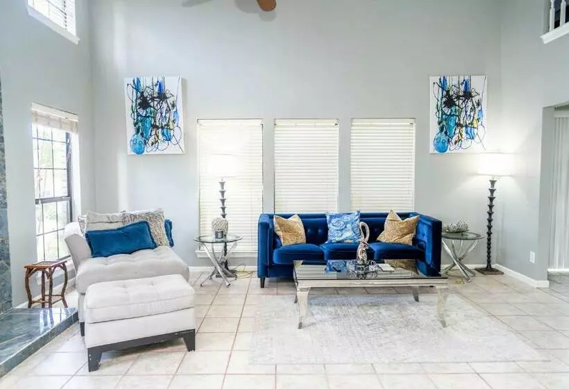 Modern 3 Bedroom Home With Indoor Fireplace!