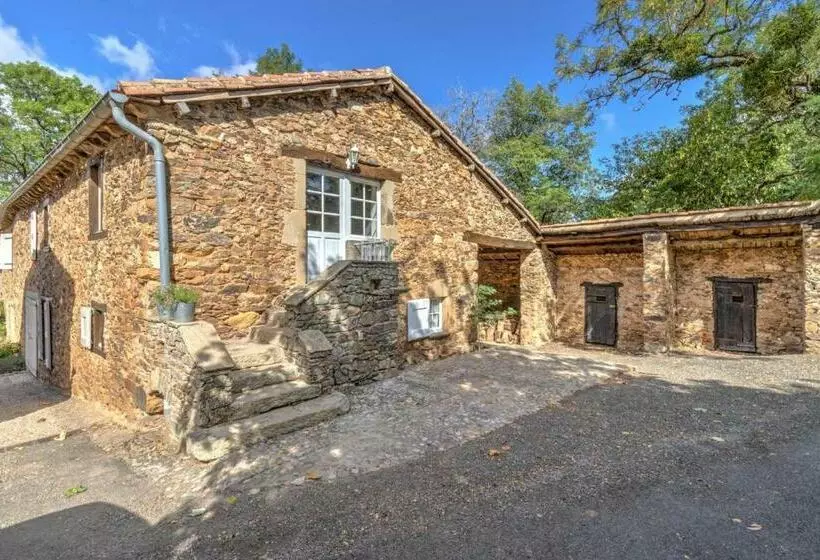 Les Juliannes   Gîte La Pierre Etoilée Piscine Jardin