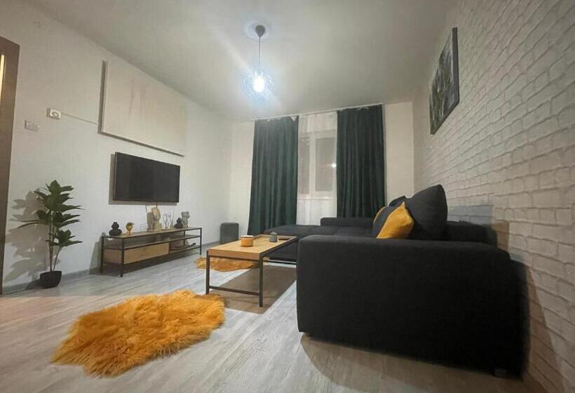 Londof Apartments  New Center