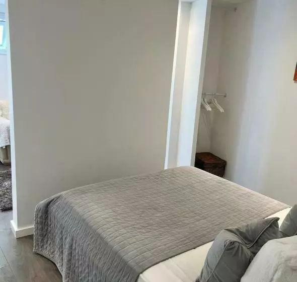 Modern Studio Apartment With Free Wifi