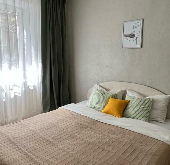 2х комнатная квартира в центре города уральска