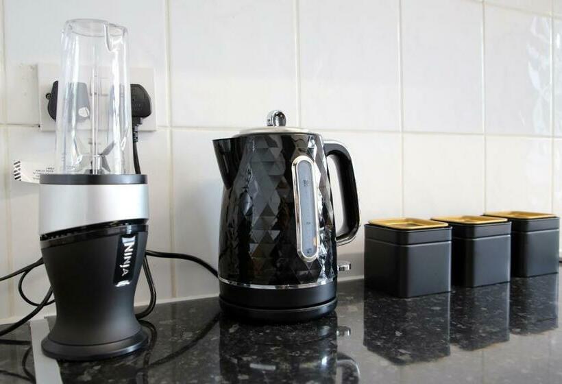 Luxury 3 Bed Apartment In The Heart Of Stamford