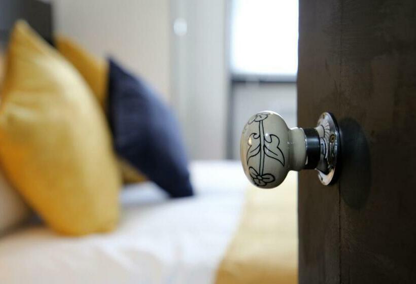 Luxury 3 Bed Apartment In The Heart Of Stamford