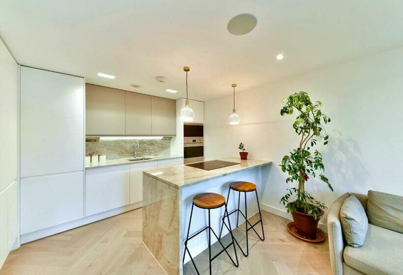 Chelsea Pad By Condokeeper