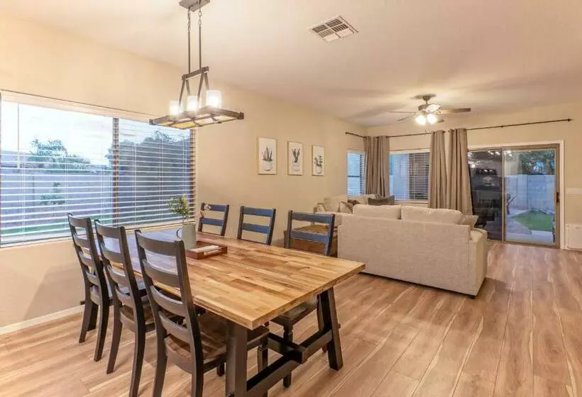 New Owners Special Beautiful Home In Surprise