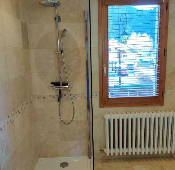 Spacious Ski Chalet In Traditional French Village, Sleeps 8, Four Star With Fibre Broadband