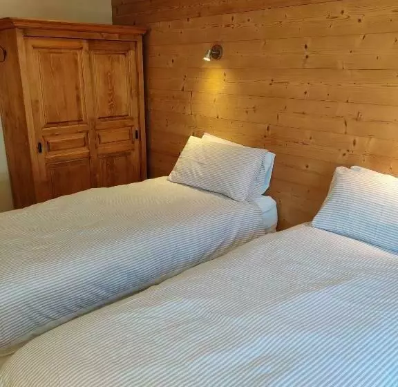 Spacious Ski Chalet In Traditional French Village, Sleeps 8, Four Star With Fibre Broadband
