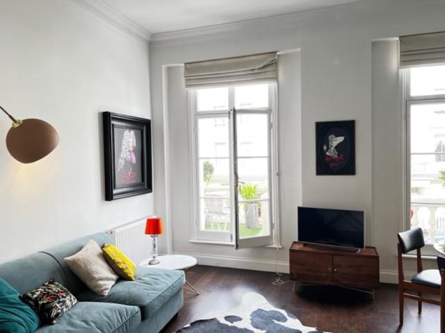 Stylish Central London Apartment + Balcony