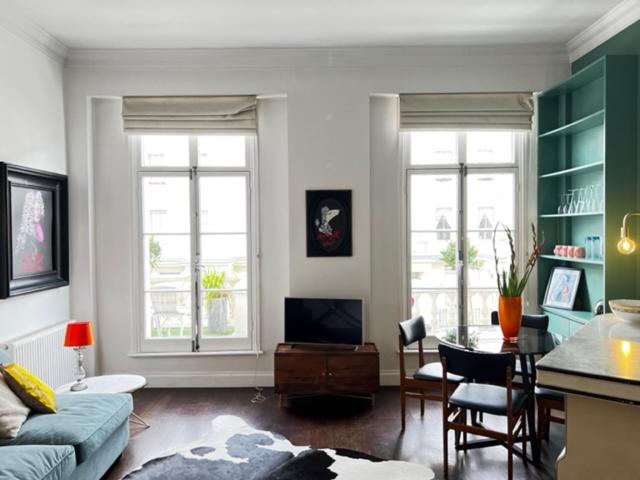 Stylish Central London Apartment + Balcony