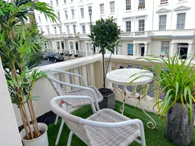 Stylish Central London Apartment + Balcony