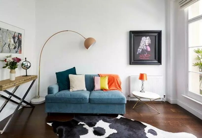 Stylish Central London Apartment + Balcony