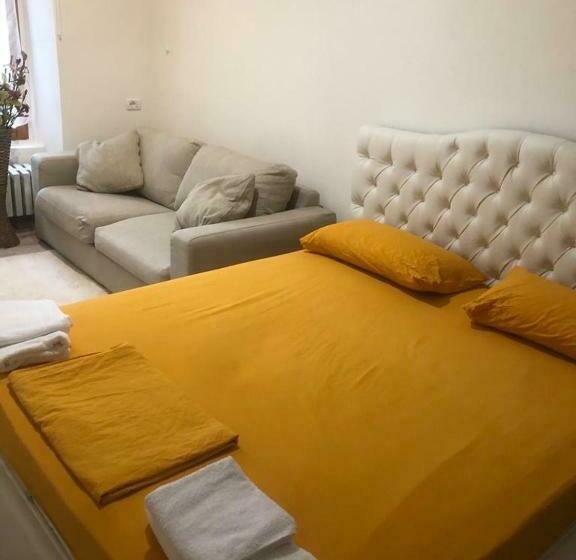 Supercentral One Room Flat, 16 Min To Bergamo Airport