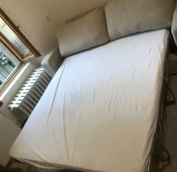 Supercentral One Room Flat, 16 Min To Bergamo Airport
